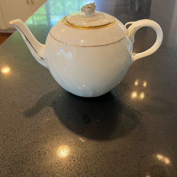 Herend Golden Edge Tea Set - Picture 2 of 15